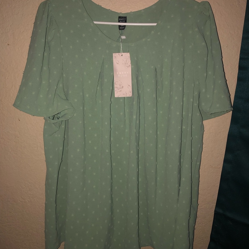Green Short Sleeve Relaxed Buttoned Blouse